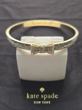 kate spade Gold Glitter Take A Bow Bangle